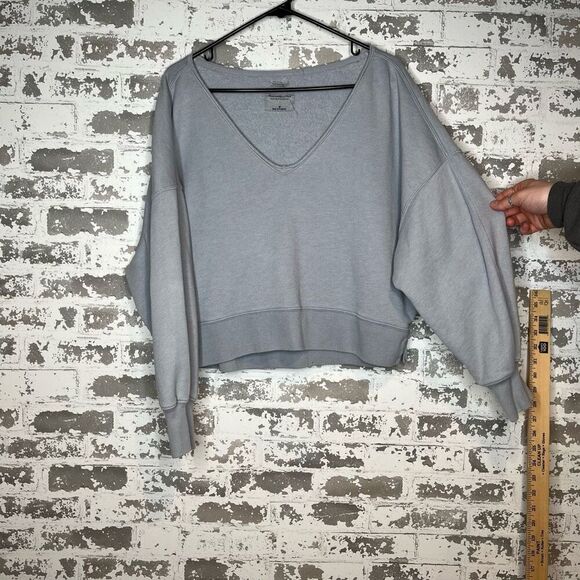 Abercrombie & Fitch | women purple cropped sweatshirt - Picture 8 of 10